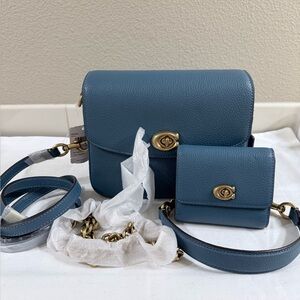 Coach Cassie 19 Lake NWT